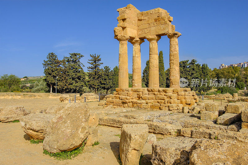 Valle dei Templi，迪奥斯库里神庙，公元前5世纪(意大利西西里)